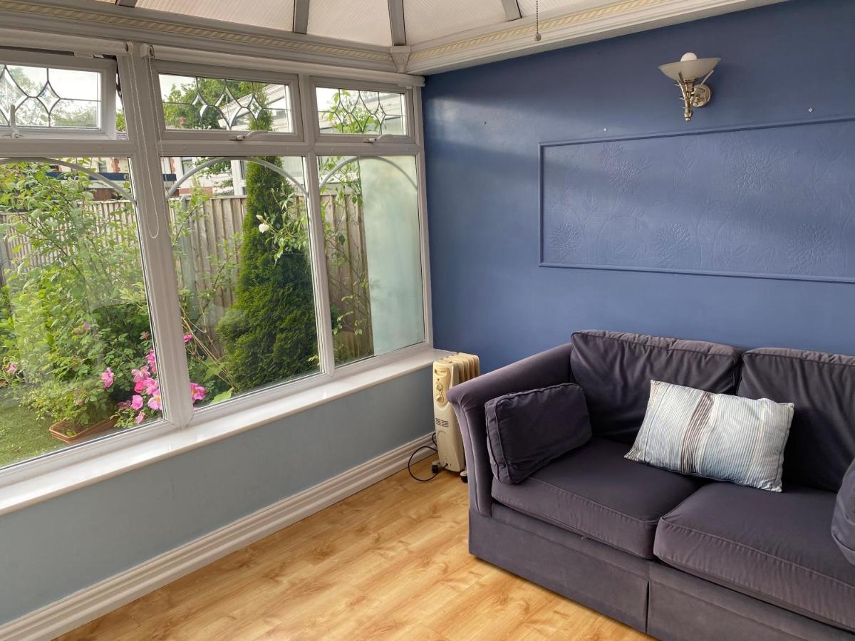 Grace Haven Villa Farnworth Exterior foto